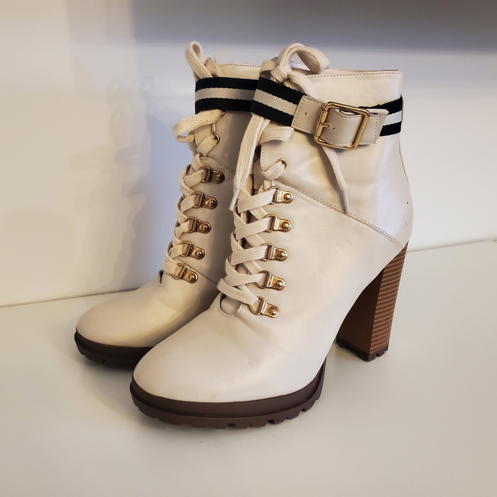 Shoe Dazzle Cream Heeled Boots with Gold Details